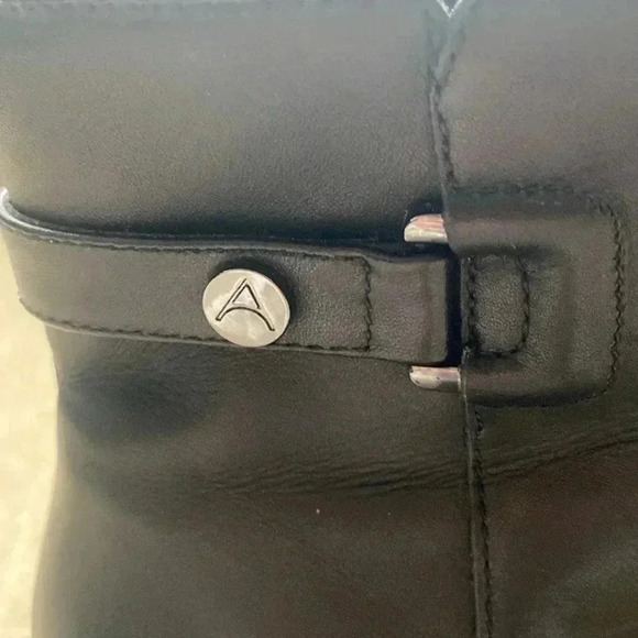 ARTICA Leather Ankle Boots, small medium heel, black, size 8. - Picture 9 of 14